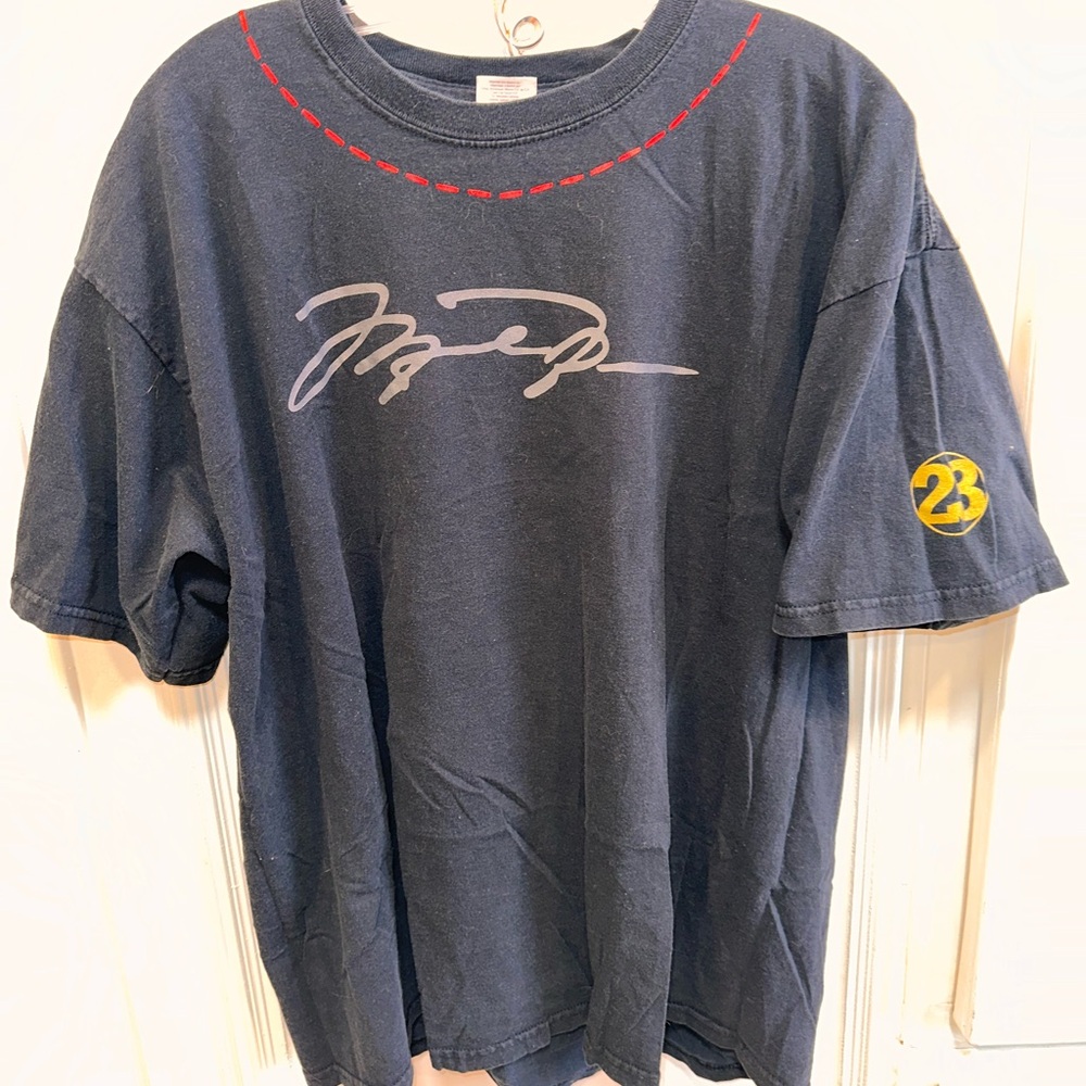 Men's XL, Black basketball design Tee